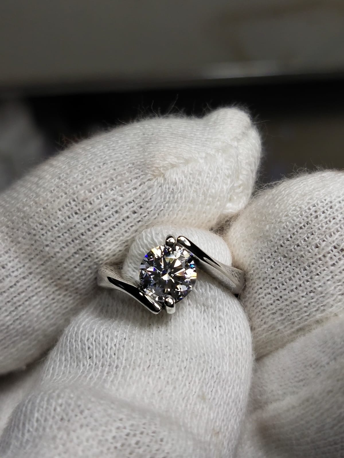 A Round-cut Moissanite Ring - Nawaz Jewellers