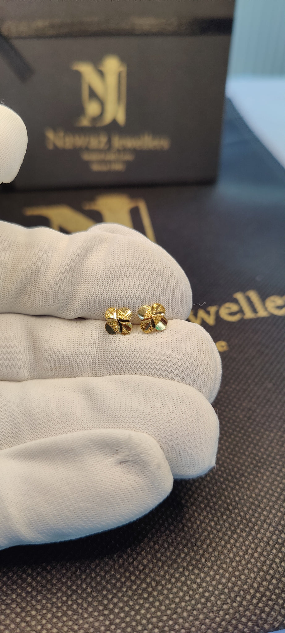 21k Gold Four-Leaf Clover Stud Earrings