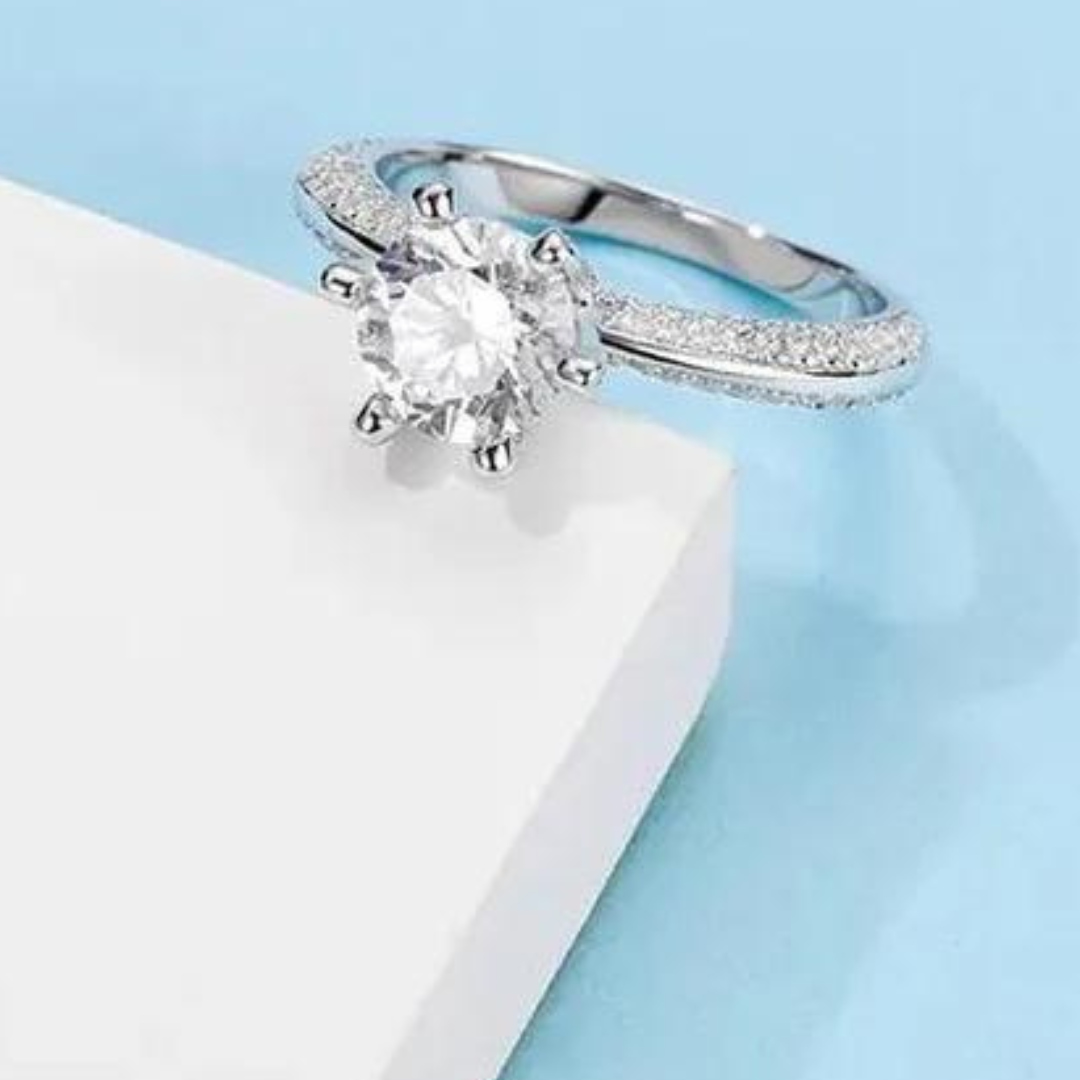 The Halo Engagement Moissanite Ring - Nawaz Jewellers
