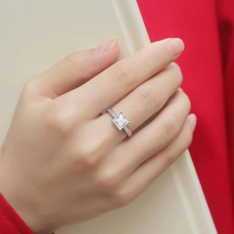 Princess Embrace Moisssanite Ring - Nawaz Jewellers