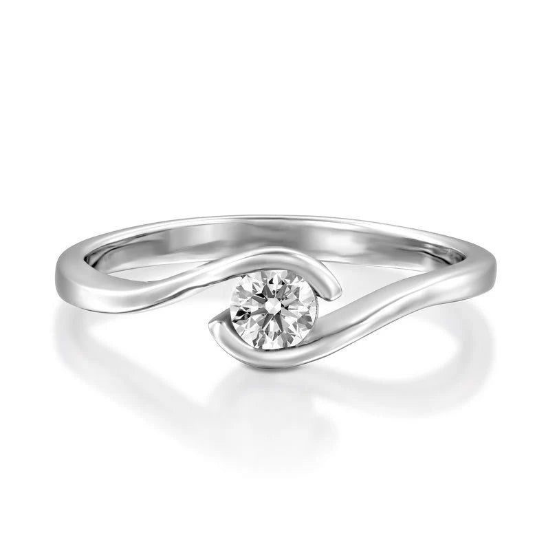 A Solitaire Twisted Moissanite Ring