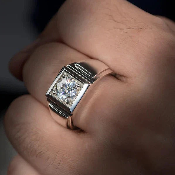 Lucleon Moissanite Men's Band