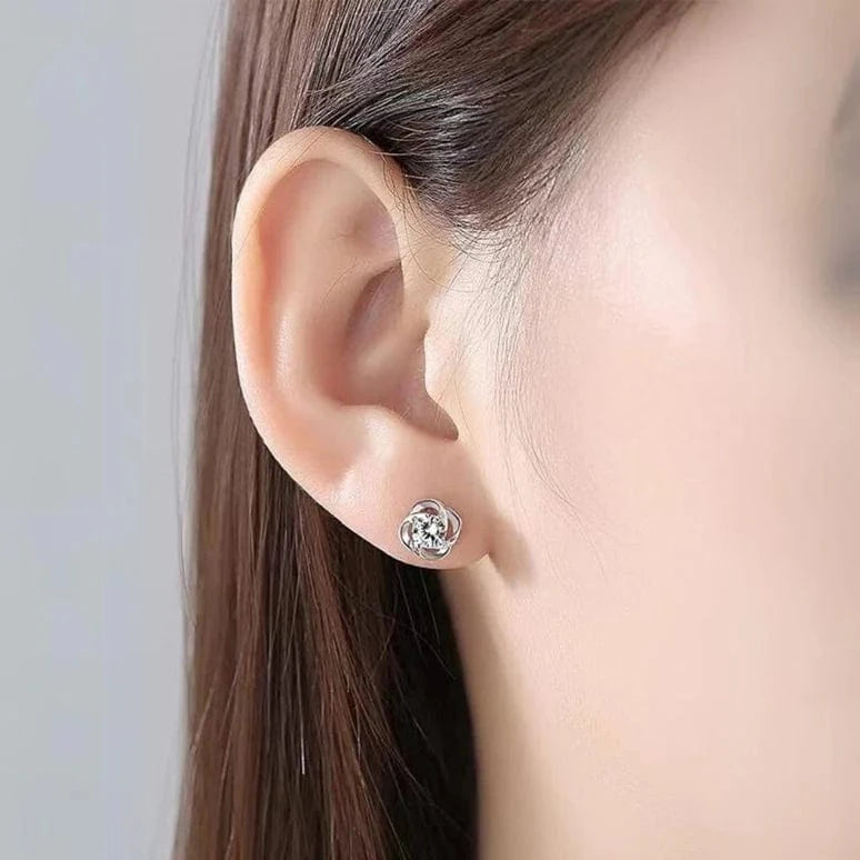 Starlight Moissanite Studs - Nawaz Jewellers